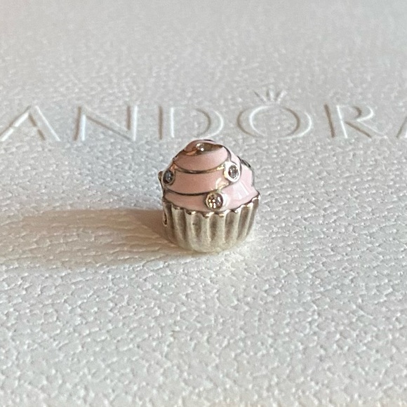 Retired Pandora Snake Bracelet w/ 5 Pandora charms (2 safety clips stoppers) EUC - Picture 8 of 15